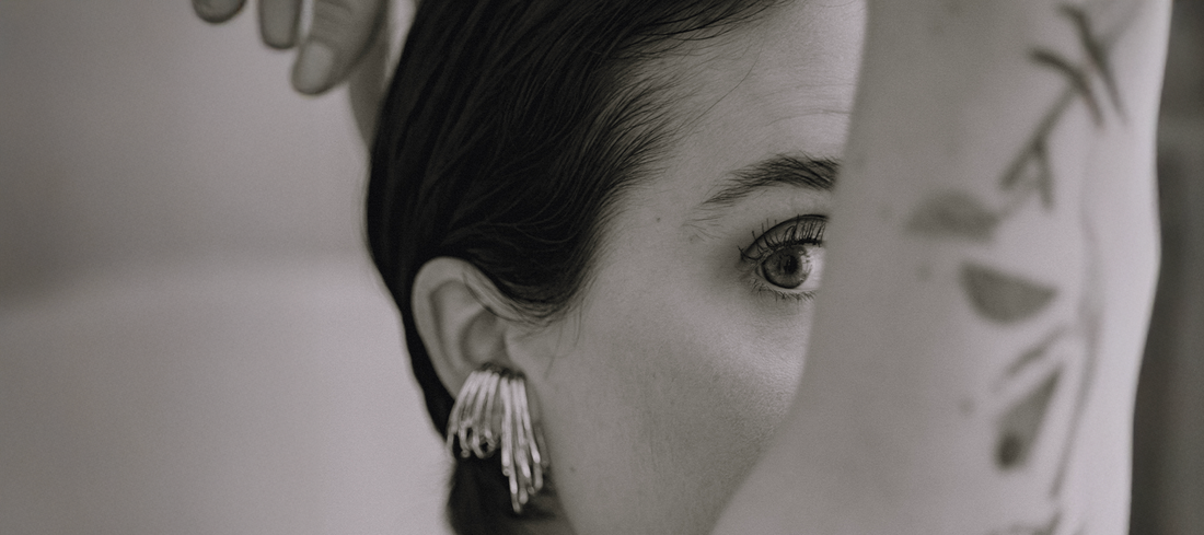 3 manières de porter les Sculptures d'Oreille ITO