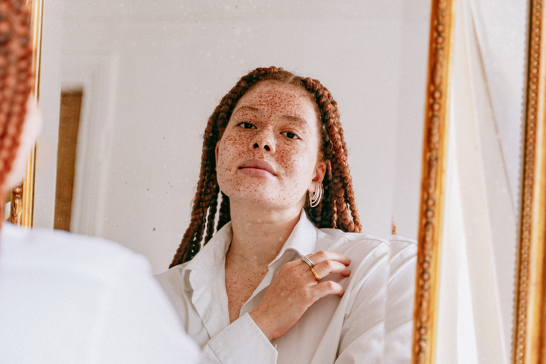 ODILE, MANNEQUIN, DIRECTRICE ARTISTIQUE, GRAPHISTE & ACTIVISTE